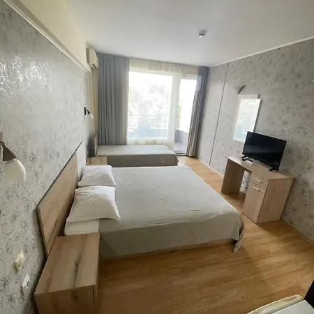 Danita & Restaurant&pool Bar Apartmán Varna