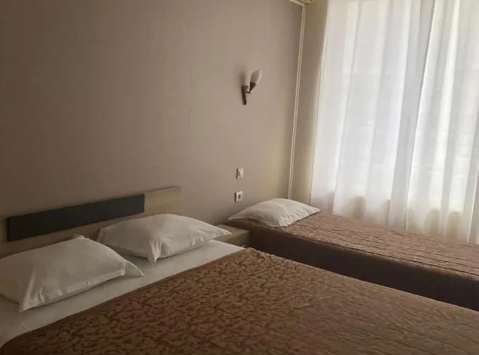 Apartment Danita & Restaurant&pool Bar *