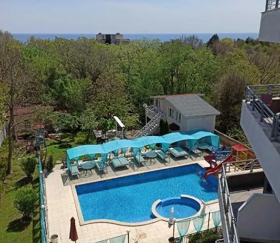 Danita & Restaurant&pool Bar Apartment Varna